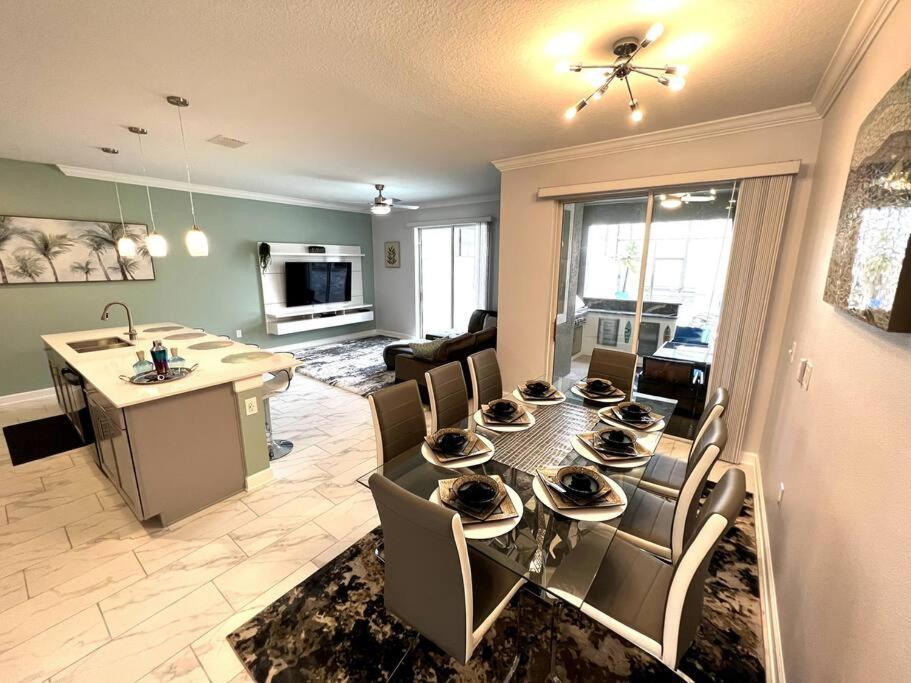 Elegant Luxury With Pool *